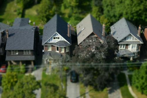 Quels délais pour rénover une toiture de maison ?