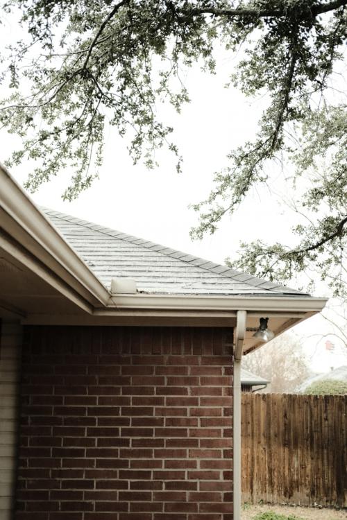 Toiture en mauvais état : quels recours légaux ?